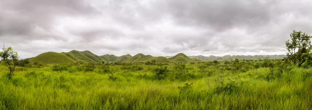 Mountain trekking photo 1